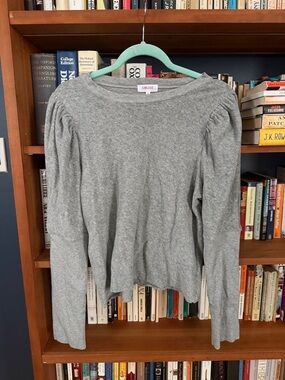 Goldie Light Heather Gray Puff-Shoulder Long Sleeve Top - size M